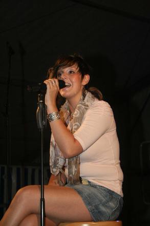 Bekannt aus der TV-Sendung ist Ramona Fottner, die jetzt in Bermuthshain live zu erleben war.